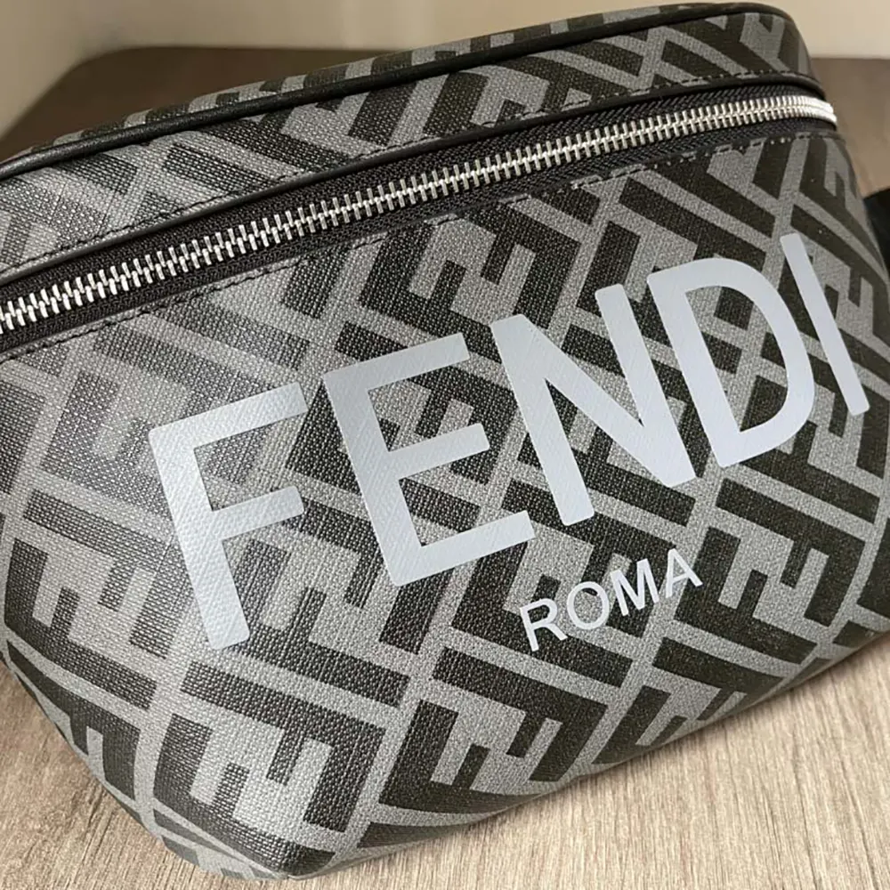 Fendi Men Diagonal Belt Bag Leather-Gray - image 4
