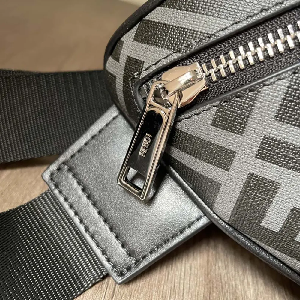 Fendi Men Diagonal Belt Bag Leather-Gray - image 7