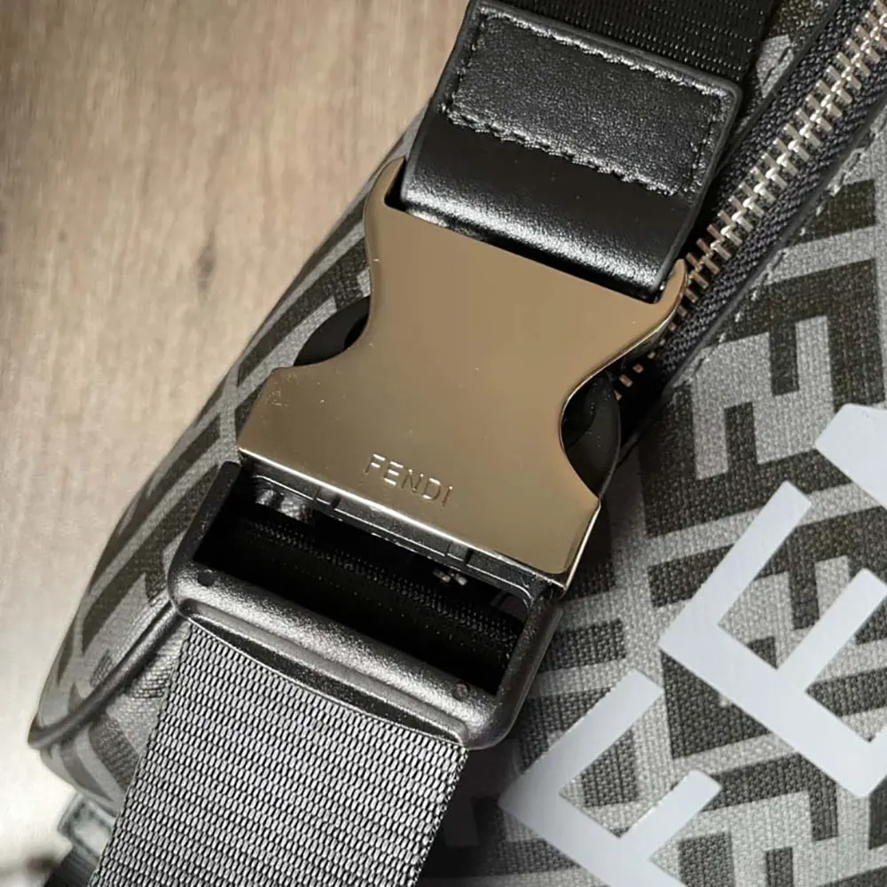 Fendi Men Diagonal Belt Bag Leather-Gray - image 6