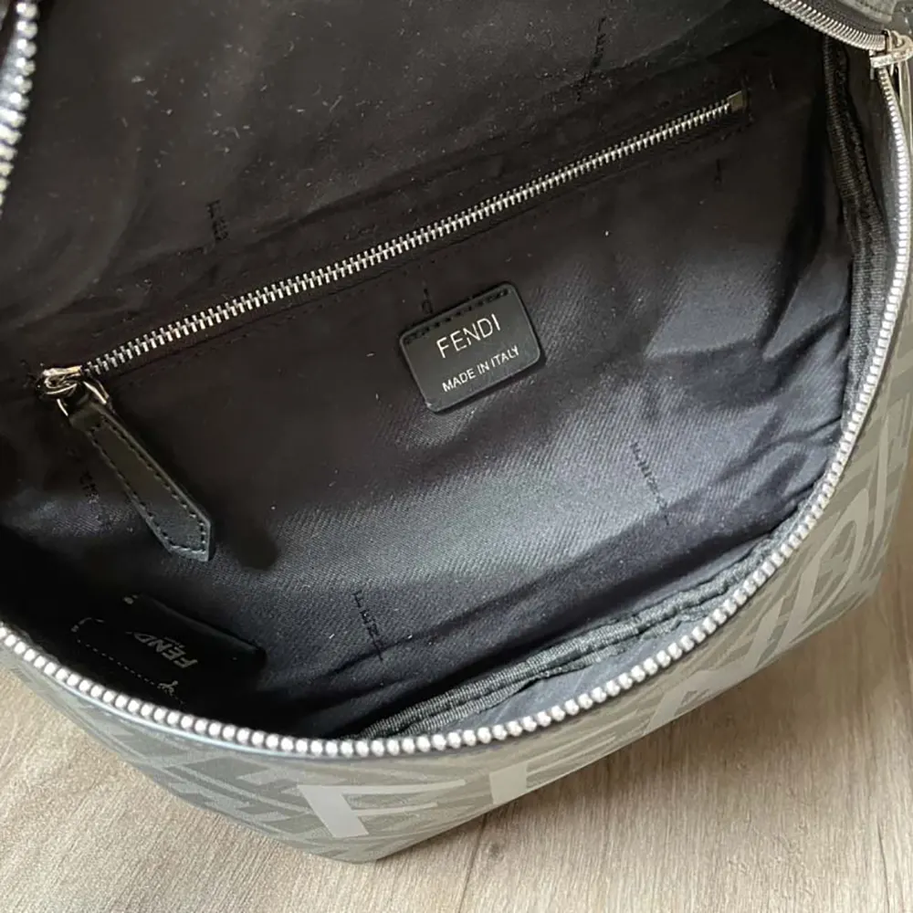 Fendi Men Diagonal Belt Bag Leather-Gray - image 8