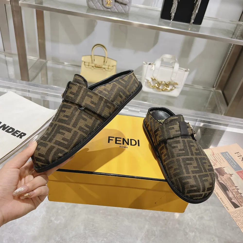 Fendi Unisex Feel Brown Fabric Sabots - image 6