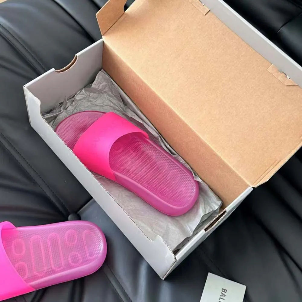 Balenciaga Unisex Pool Transparent Slide Sandal in Pink Rubber - image 10