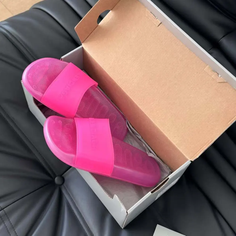 Balenciaga Unisex Pool Transparent Slide Sandal in Pink Rubber - image 9