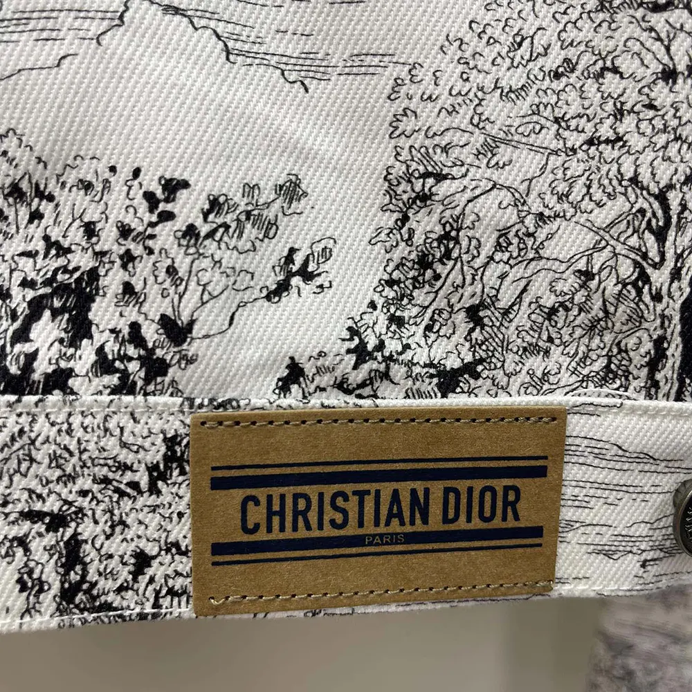 Dior Men Jacket White Cotton Denim with Blue Toile de Jouy Scotland Motif - image 7