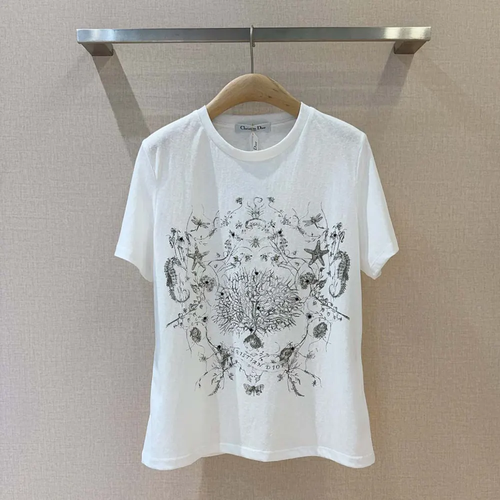 Side angle showing relaxed fit of Dior Women T-Shirt in cotton and linen
