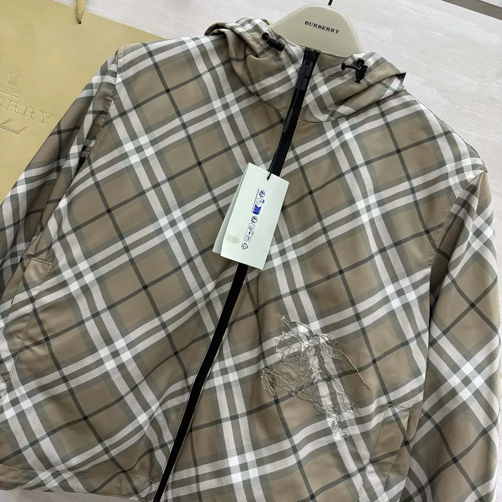 Burberry Women Cropped Reversible Check Hooded Jacket - image 6