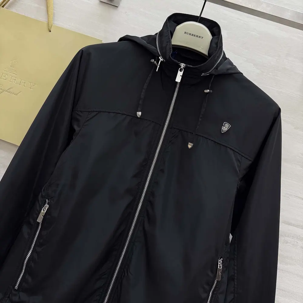 Burberry Men Knight Stamp Nylon Jacket-Black - image 5