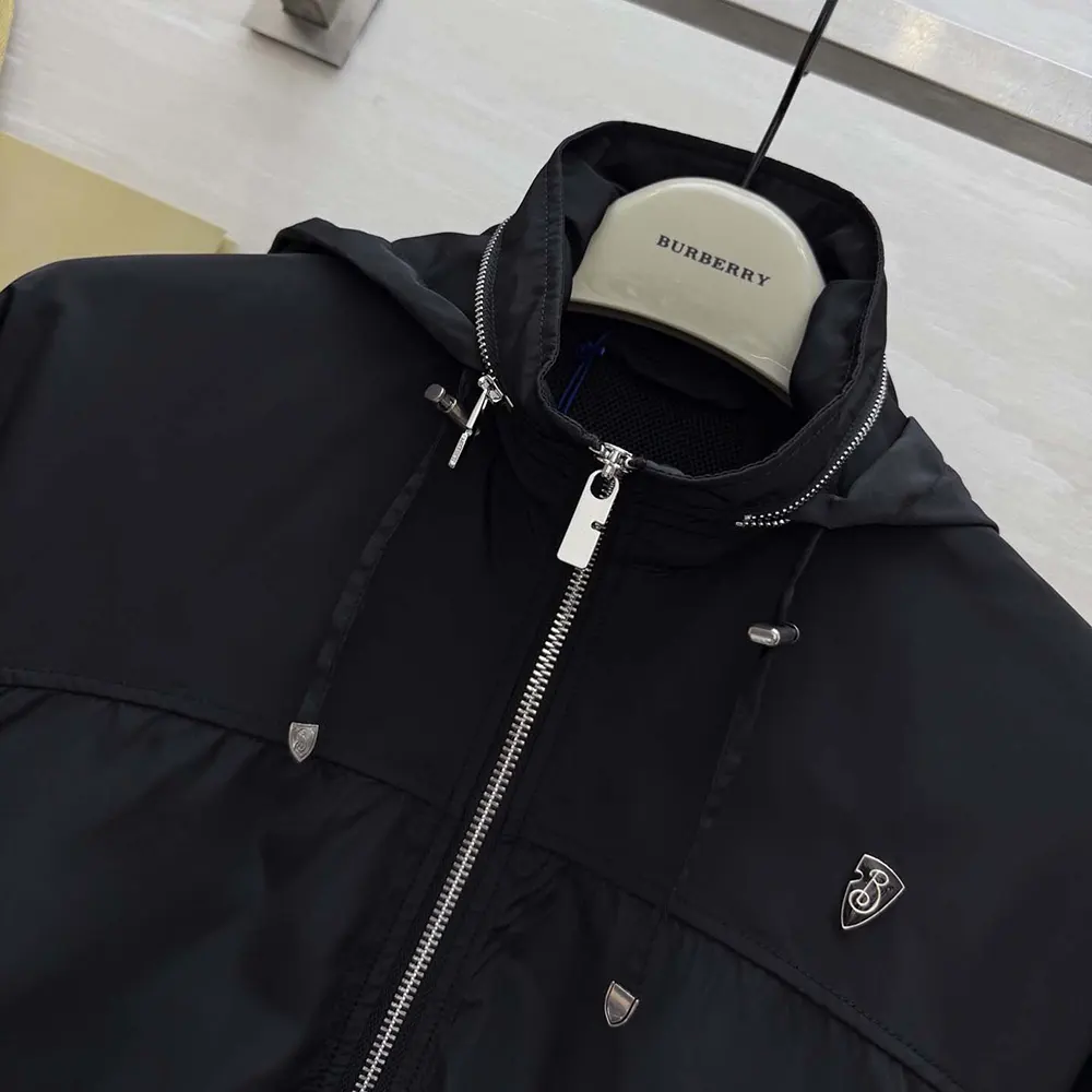 Burberry Men Knight Stamp Nylon Jacket-Black - image 6