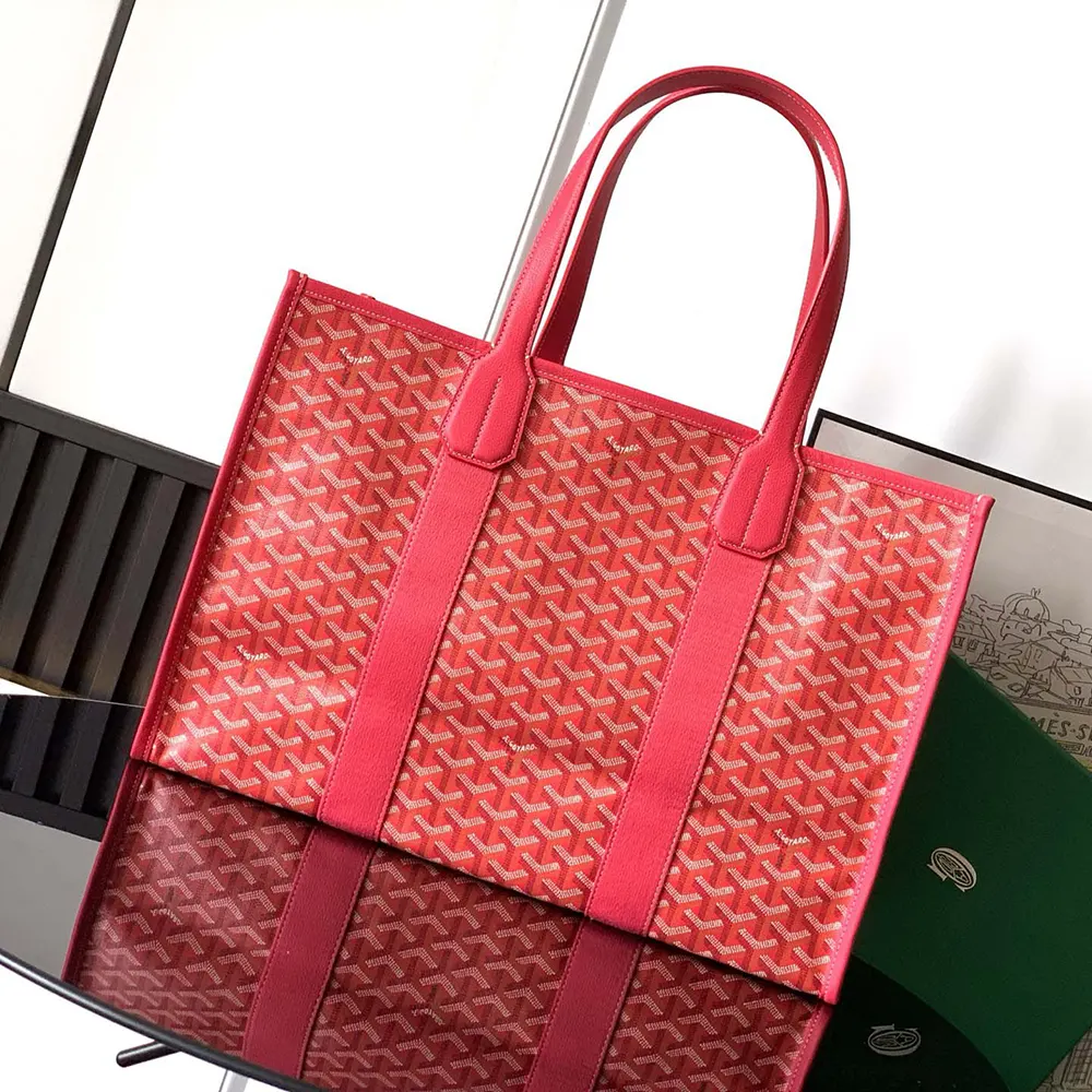 Side angle showing silhouette of Goyard Women Villette Tote Bag PM-Pink