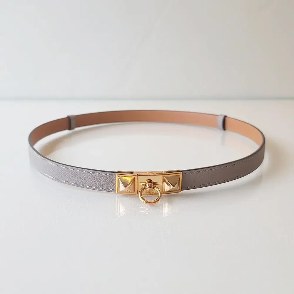Close-up of silver chain hardware on Hermes Unisex Collier De Chain Bellt