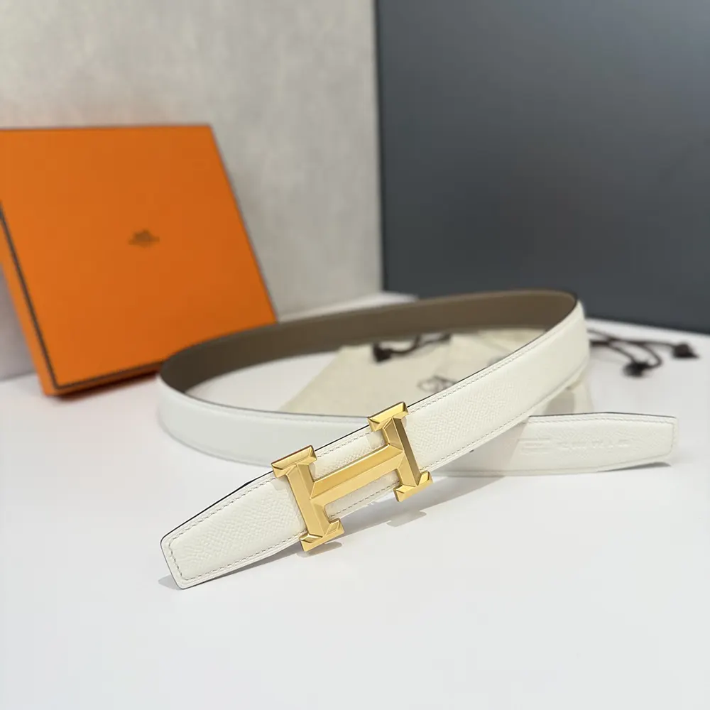 Side view showing reversible leather strap and H buckle detail
