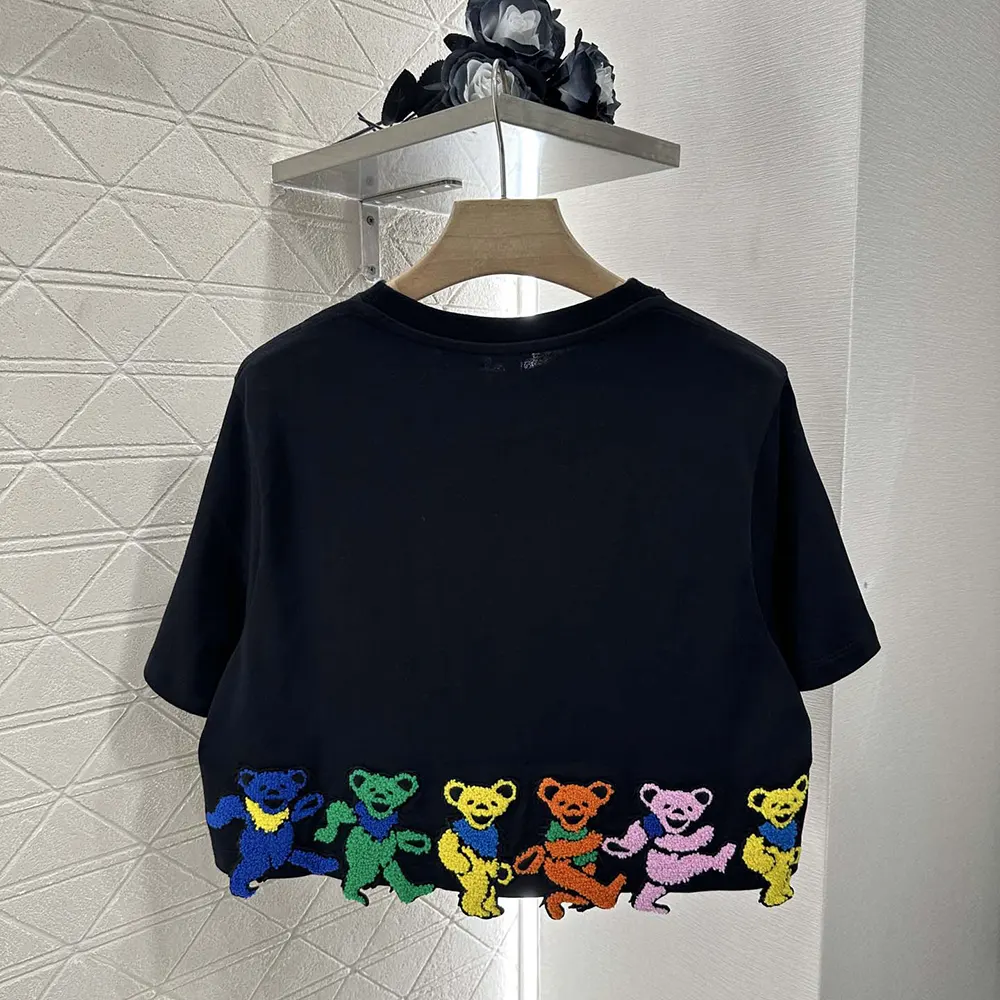 Side profile showing silhouette of Loewe Women Cropped T-shirt in black