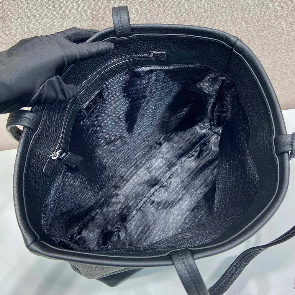 Prada Unisex Leather Tote-Black - image 9