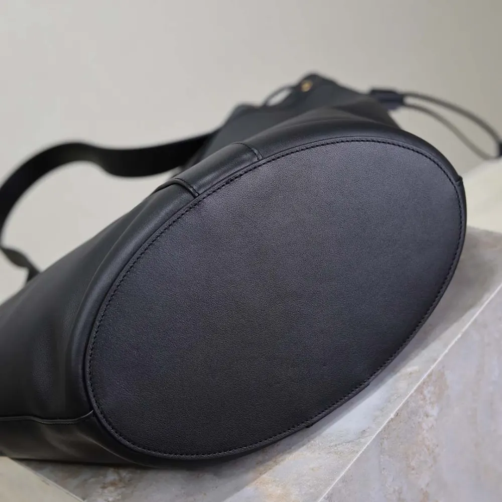 Saint Laurent YSL Women Y Large Hobo in Leather-Black - image 10