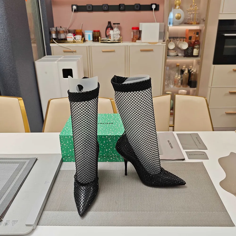 Close-up on heel and zip of Balenciaga Women Avenue 110mm Bootie