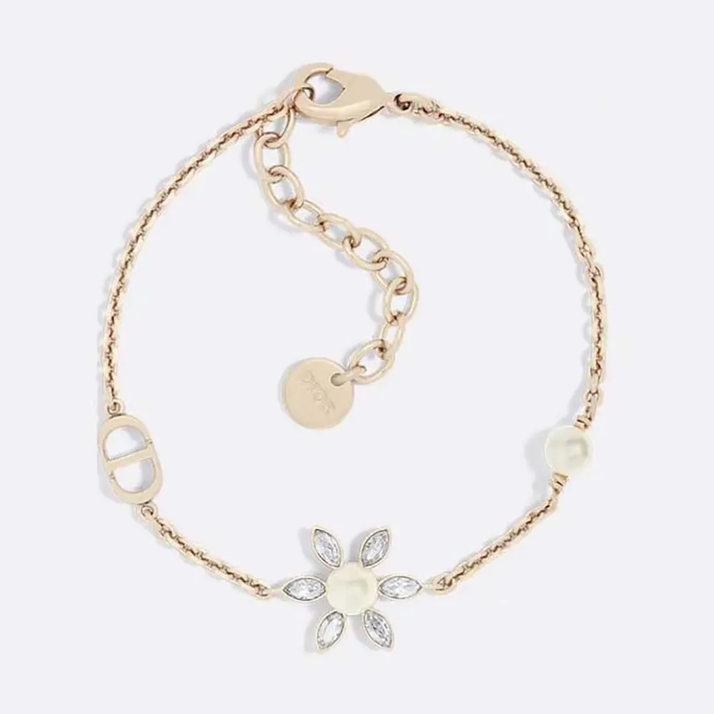 Close-up of Dior Women Bloom in Dior Bracelet gold metal and pearls
