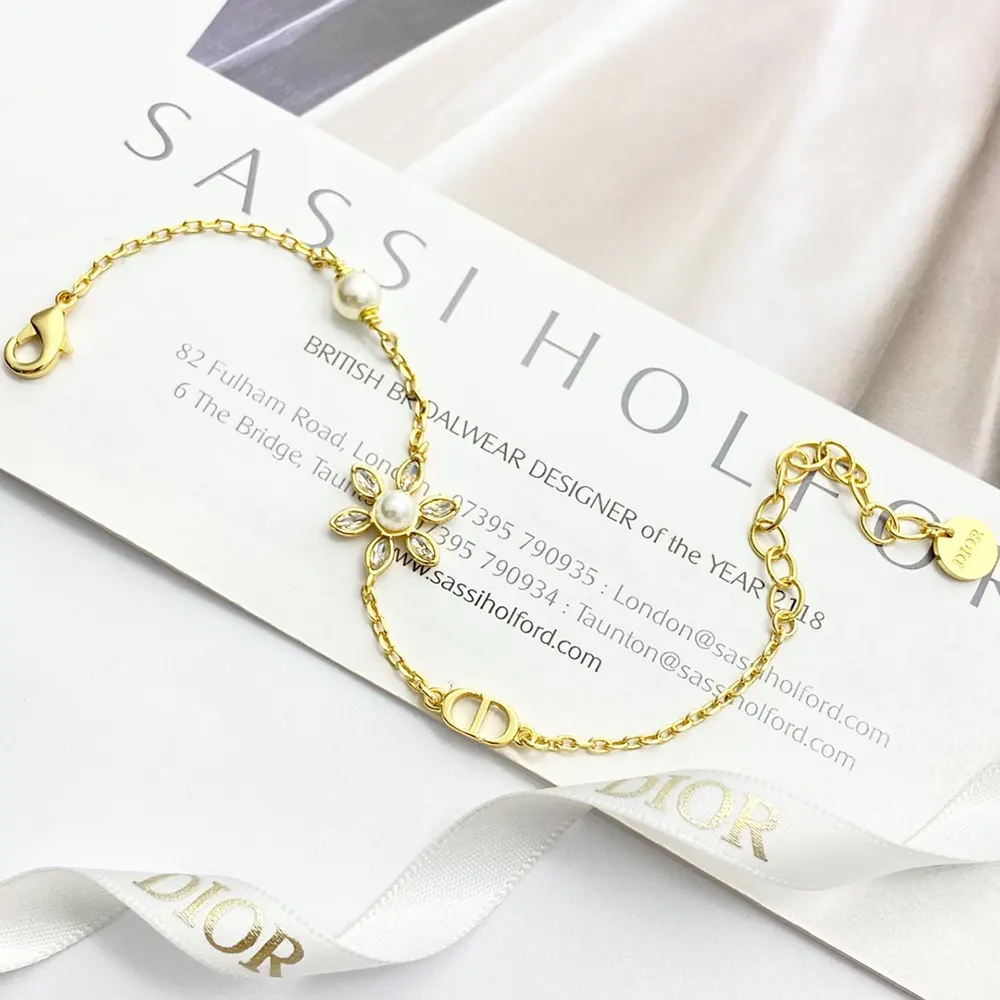Side view showing adjustable clasp on Dior Women Bloom in Dior Bracelet