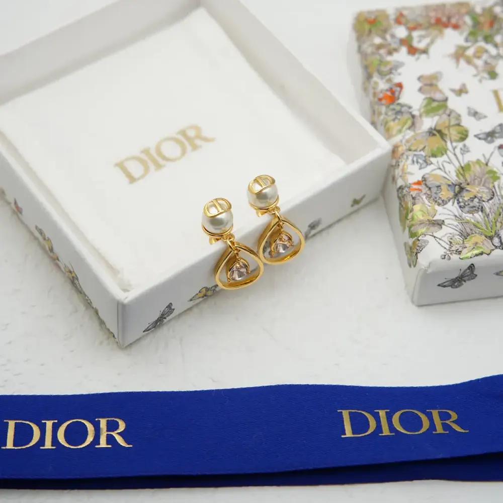 Close-up detail of champagne crystals on Dior Women D-Drop Earrings
