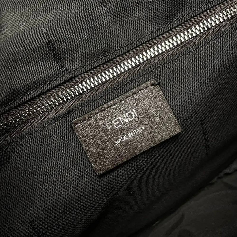 Fendi Men Diagonal Belt Bag Leather-White - image 9