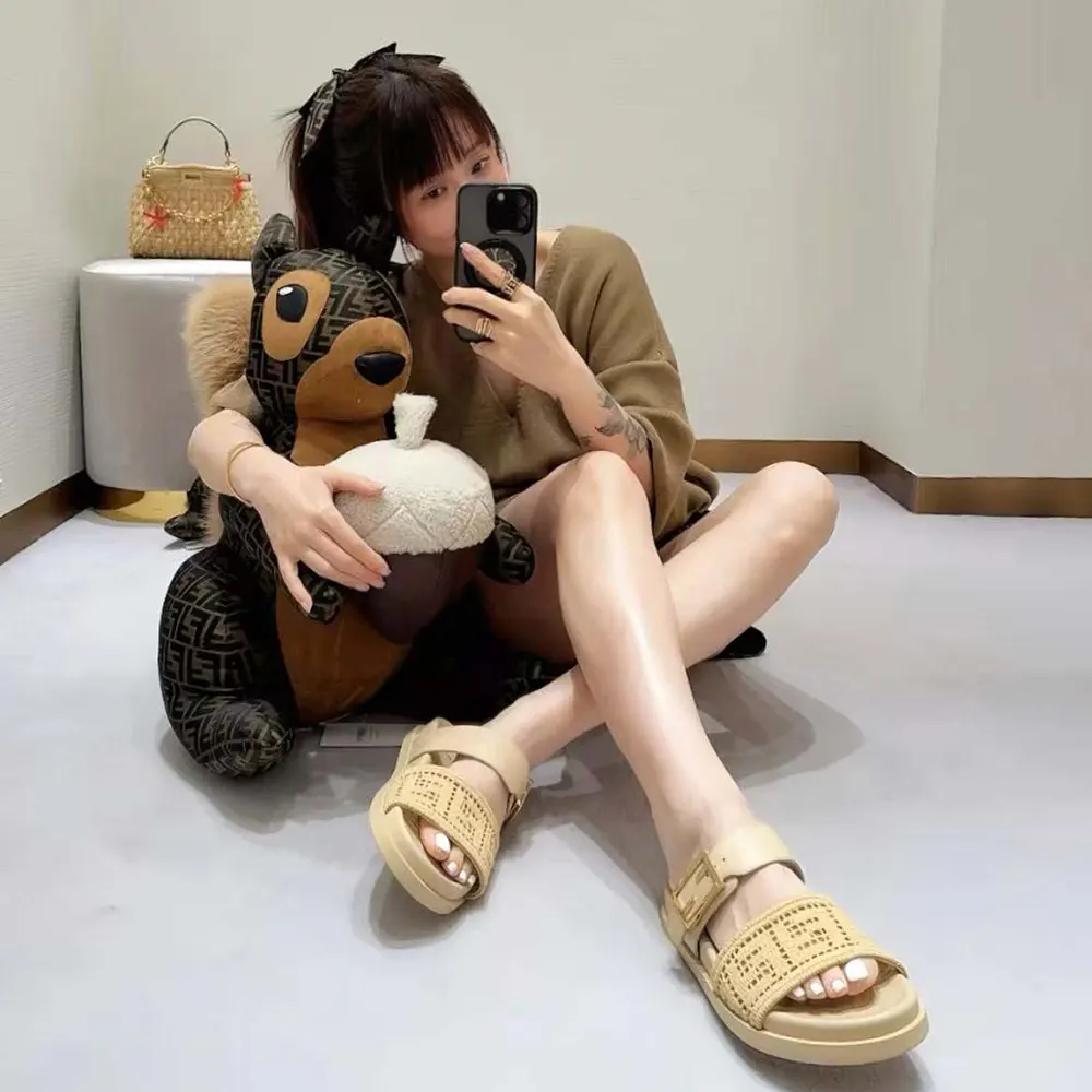 Top view of natural-coloured Fendi Women Feel Mesh Slides