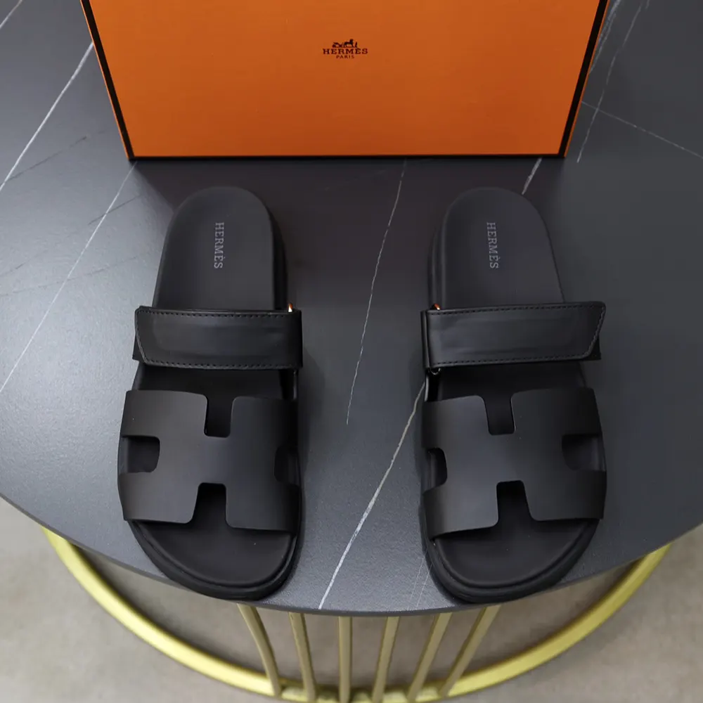 Hermes Unisex Chypre Sandal-Black H222100Zv02340 - image 4