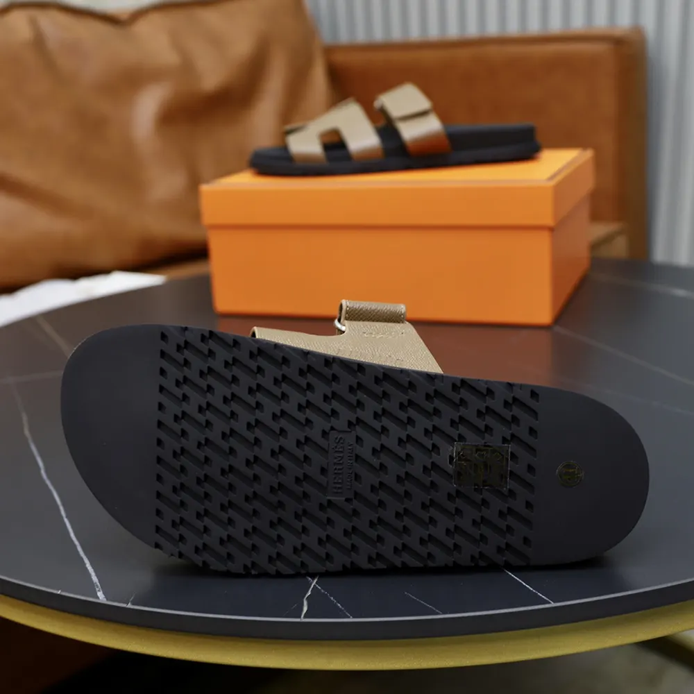 Hermes Unisex Chypre Sandal-Dark Brown - image 10