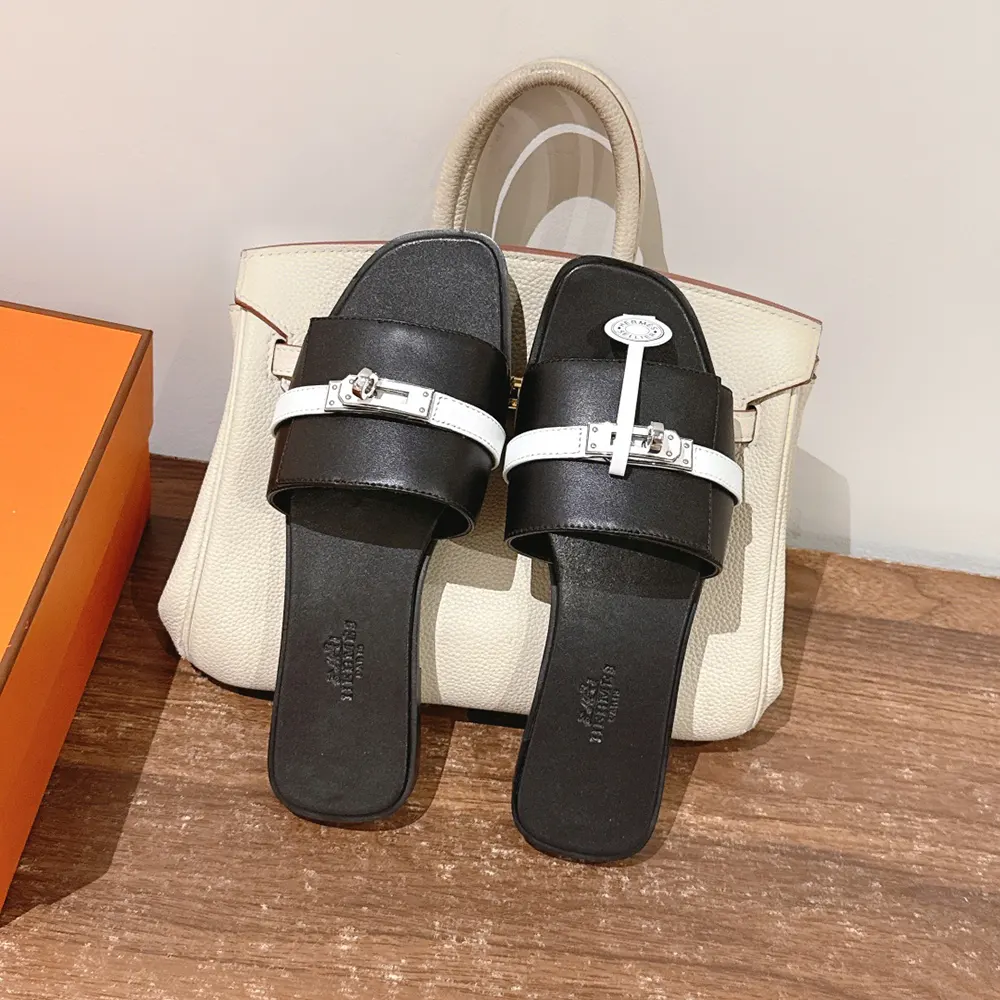 Hermes Unisex Giulia sandal-Black/White - image 6