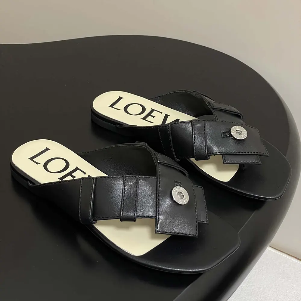 Loewe Women Toy Panta Toe Post Sandal in Lambskin-Black - image 4