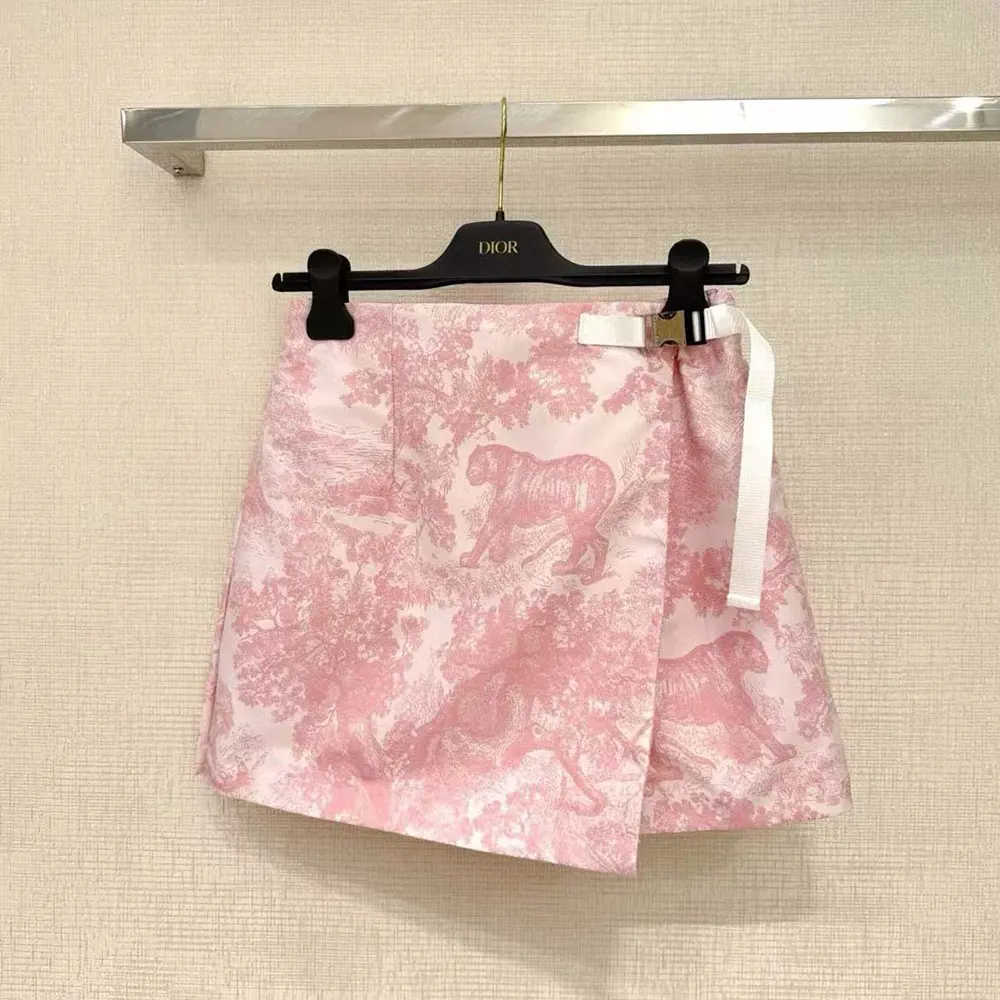 Close-up of jacquard texture on Dior Women Dioriviera Skort White Jacquard Technical Taffeta