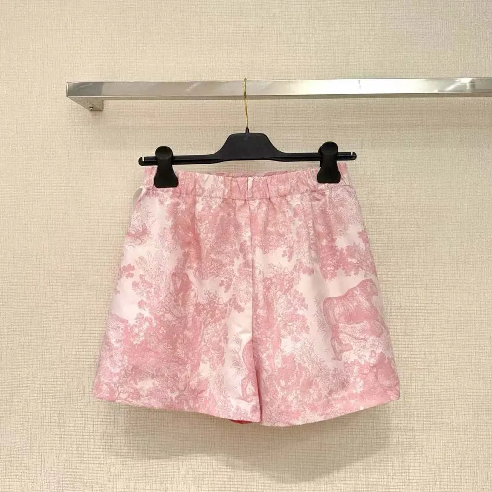 Side angle showing silhouette of Dior Women Dioriviera Skort White Jacquard Technical Taffeta