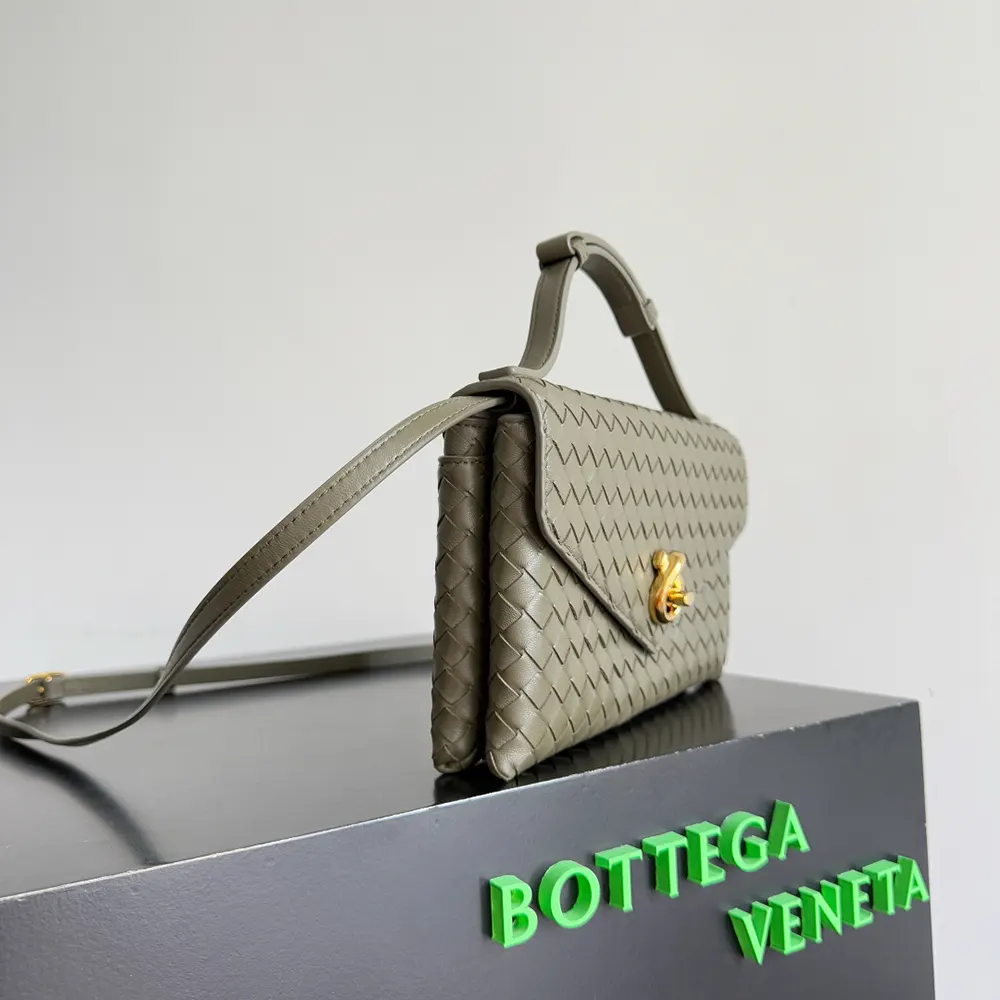 Bottega Veneta Women Knot Lock in Intrecciato Piccolo Leather-Dark Green - image 5