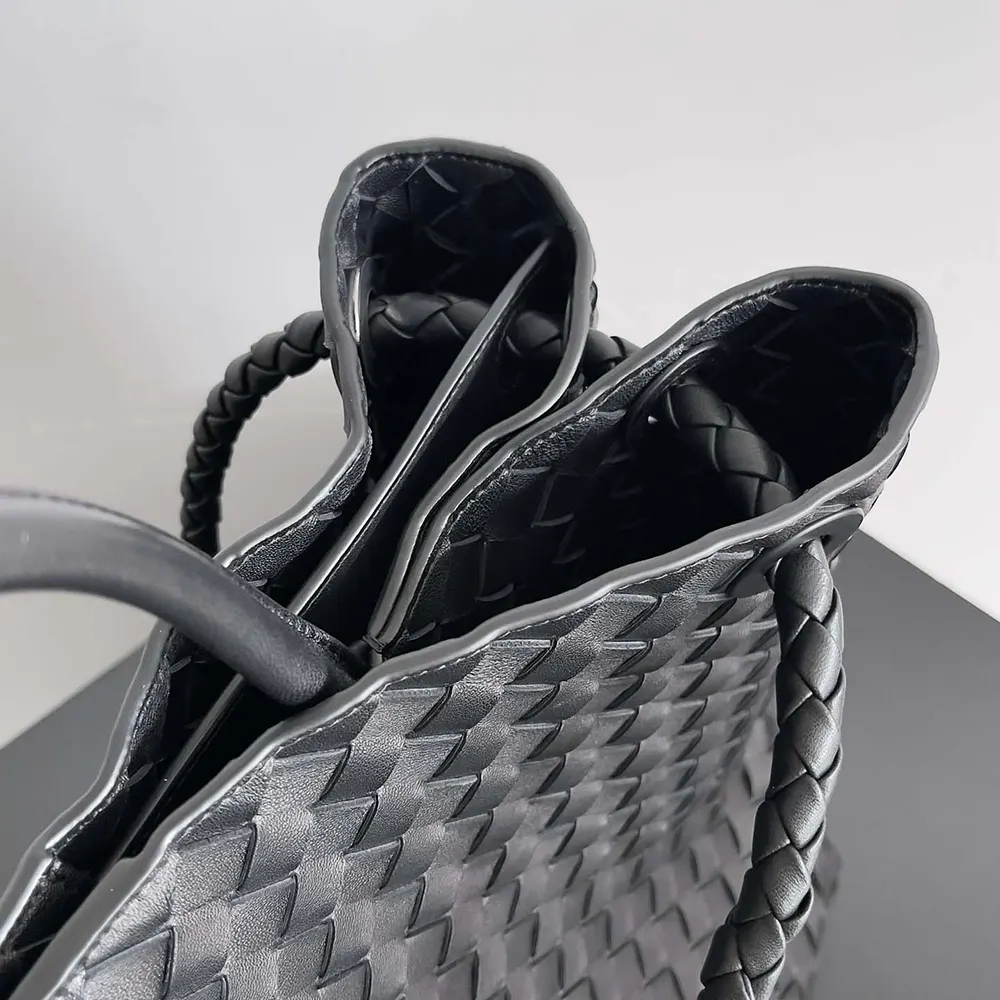 Bottega Veneta Women Large Andiamo in Lambskin Leather-Black/Silver - image 9