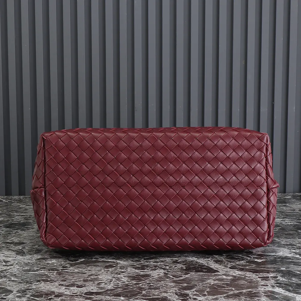 Bottega Veneta Women Large Andiamo in Lambskin Leather-Maroon - image 5
