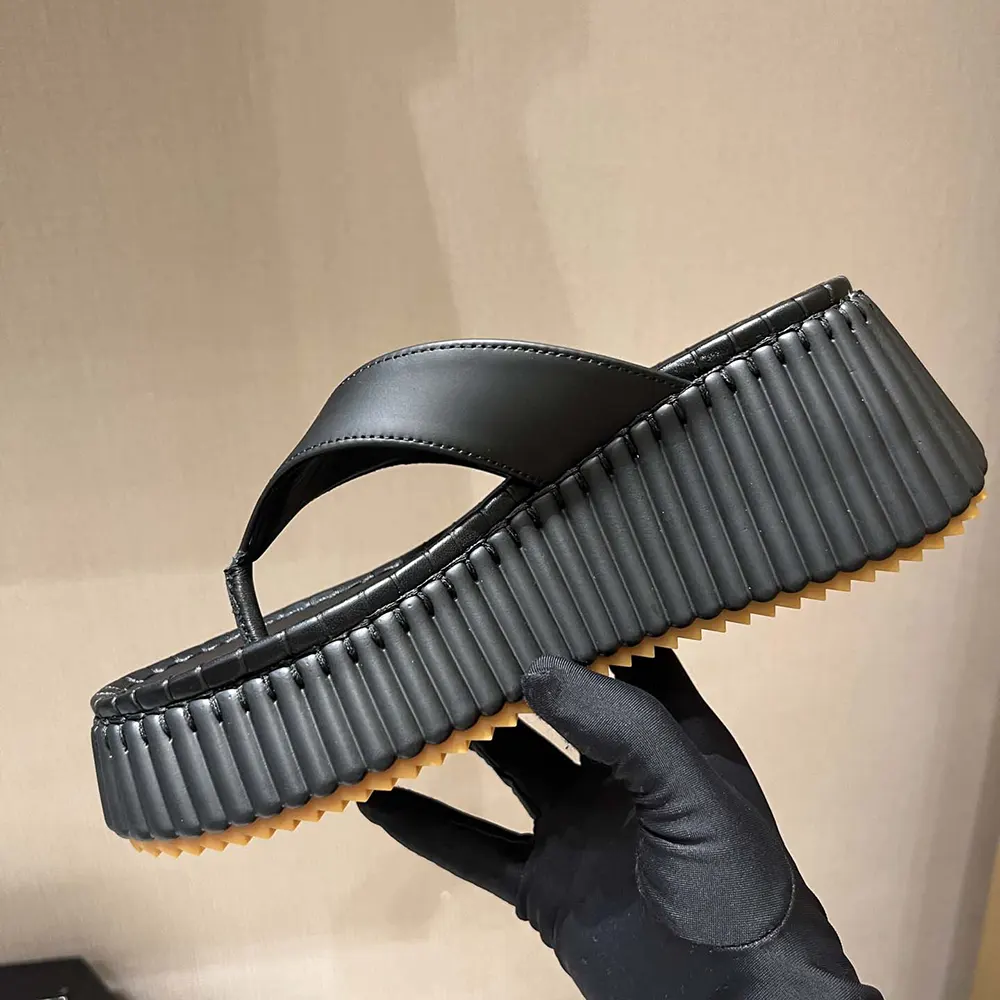 Chloe Women Nama Wedge Slide-Black - image 6