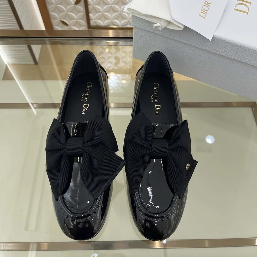 Close-up of silver Dior ‘CD’ hardware on Dior Women Diorissimo Loafer