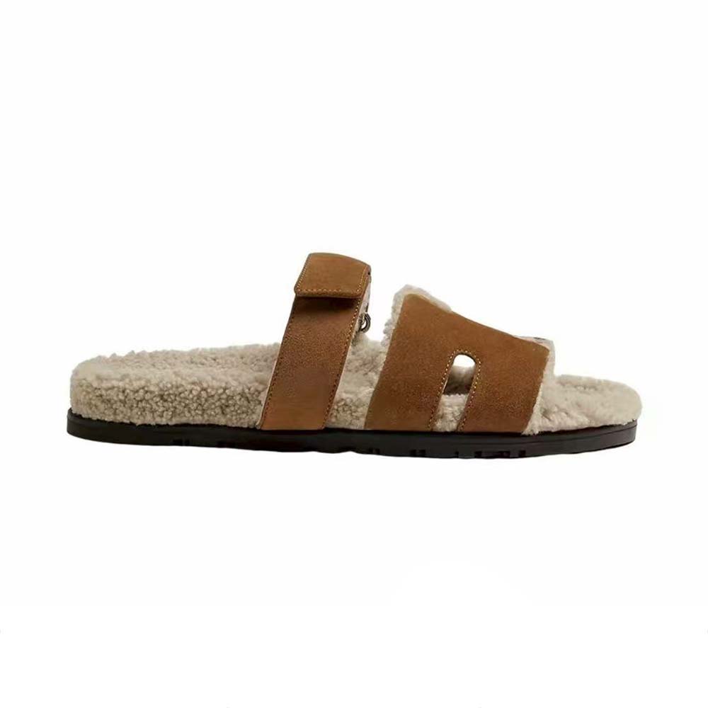 Side view of Hermes Women Chypre Sandal in brown calfskin