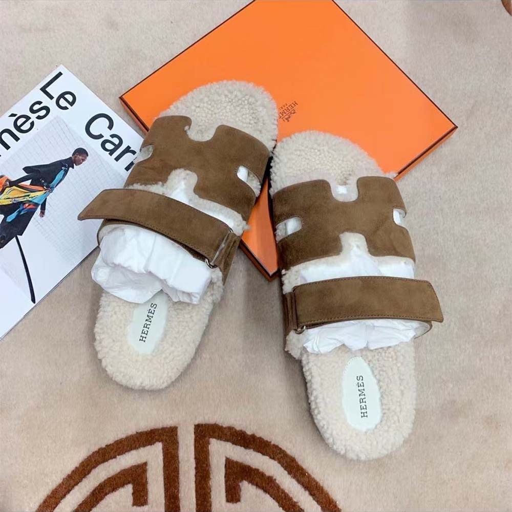 Close-up of shearling lining on Hermes Women Chypre Sandal