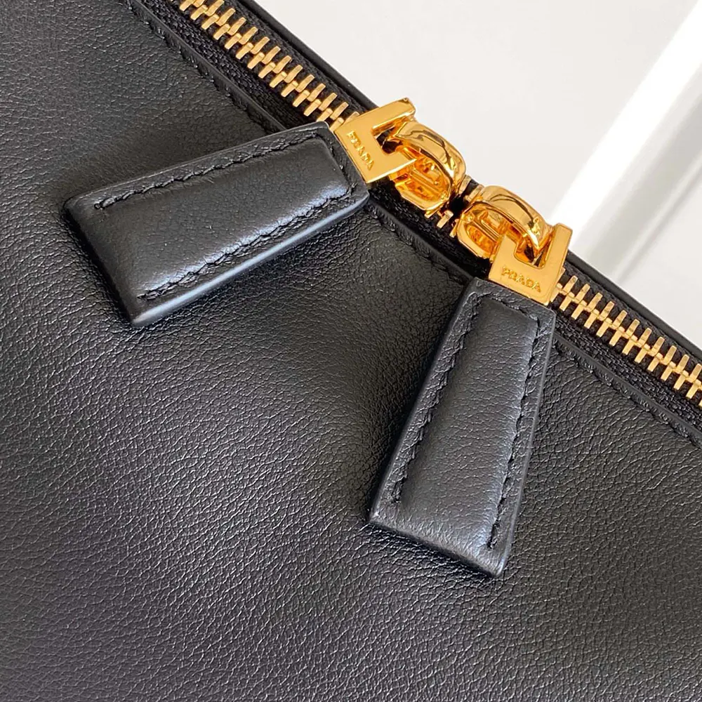 Prada Women Darling Medium Leather Shoulder Bag-Black - image 8