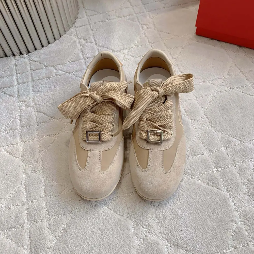 Top view of Roger Vivier Women Viv Low Sneakers lace-up closure