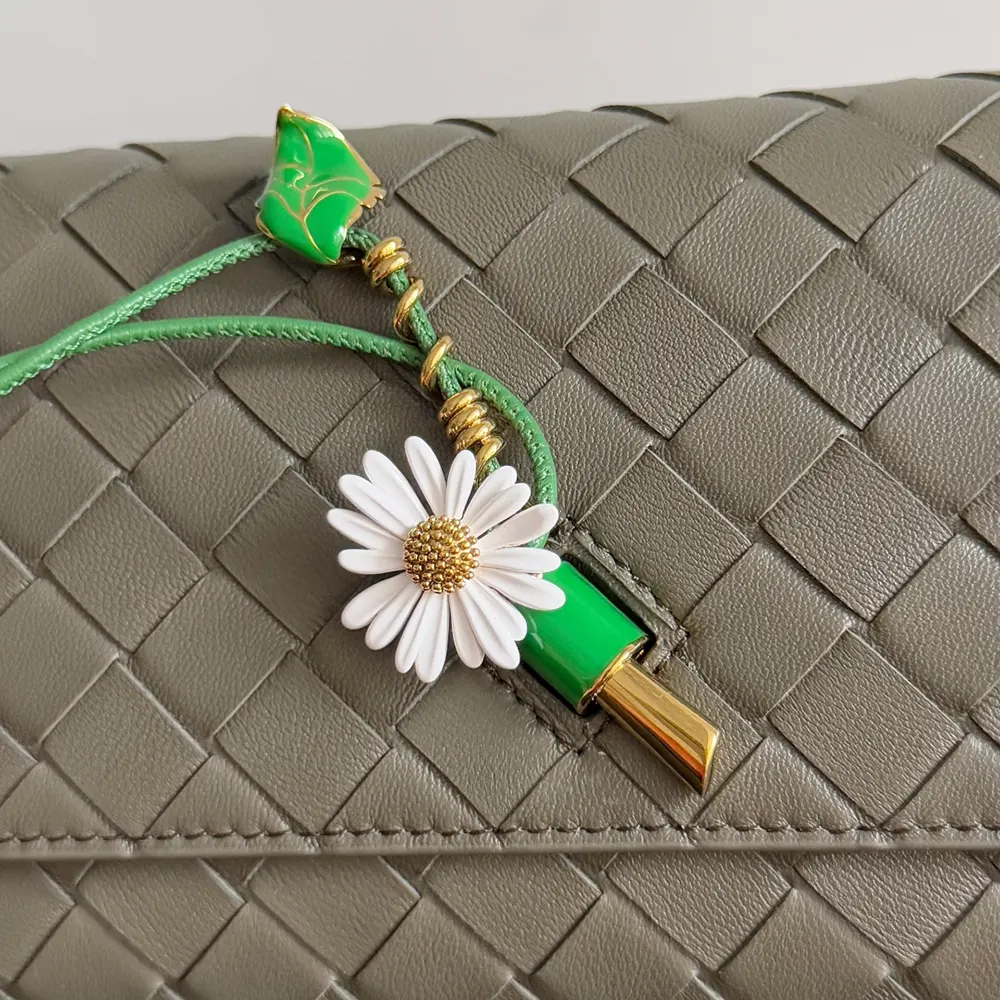 Bottega Veneta Women Andiamo Daisy Pouch+Dark Green - image 9
