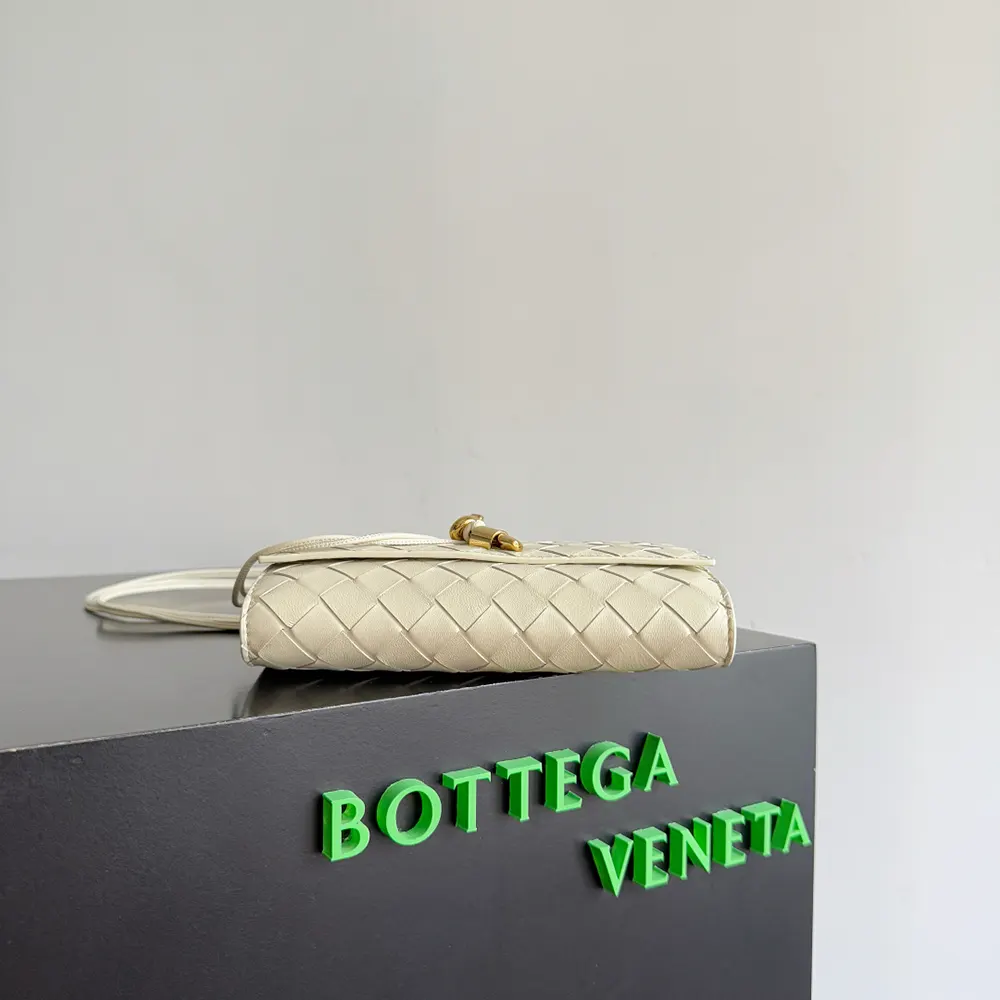 Bottega Veneta Women Andiamo Pouch-White - image 7