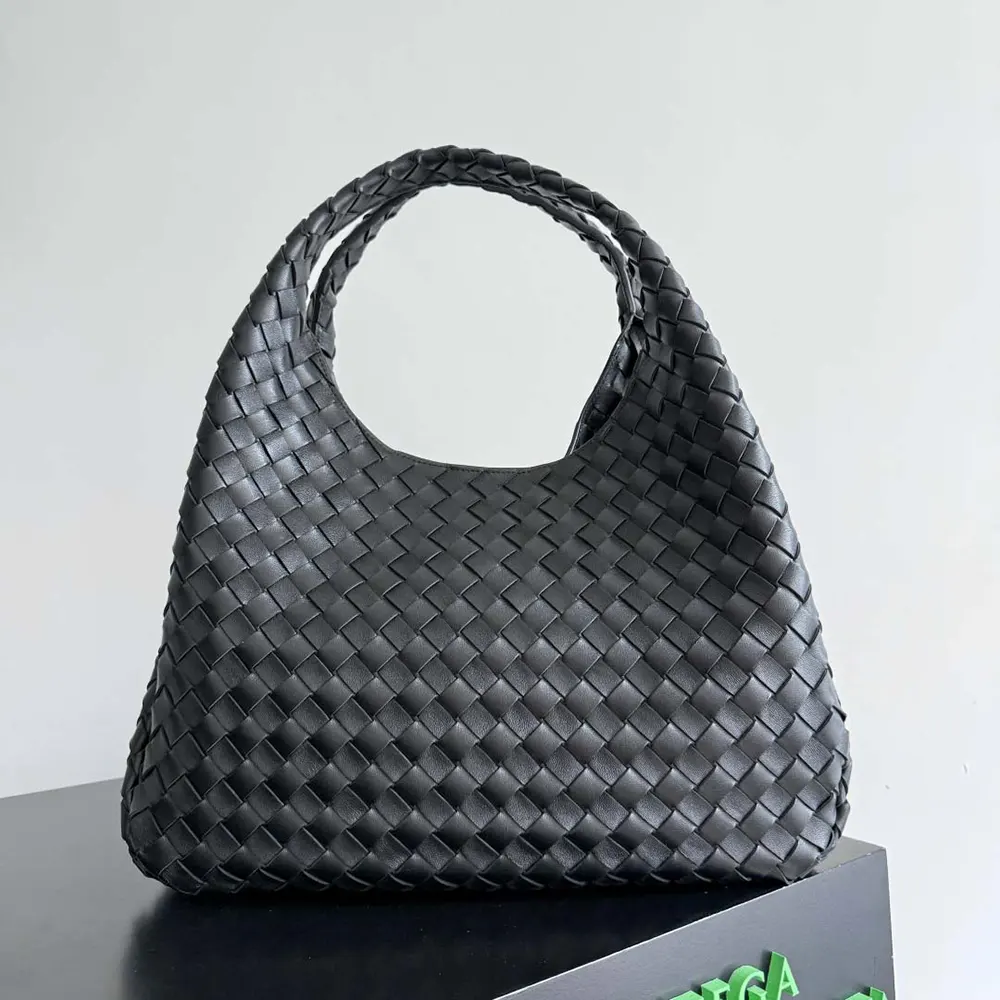 Close-up of intrecciato weave on Bottega Veneta Medium Campana
