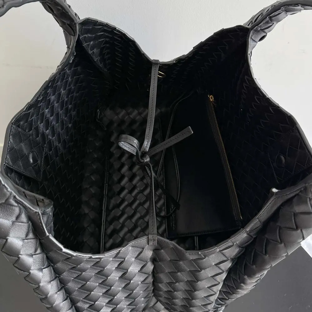 Bottega Veneta Women Medium Campana-Black - image 9