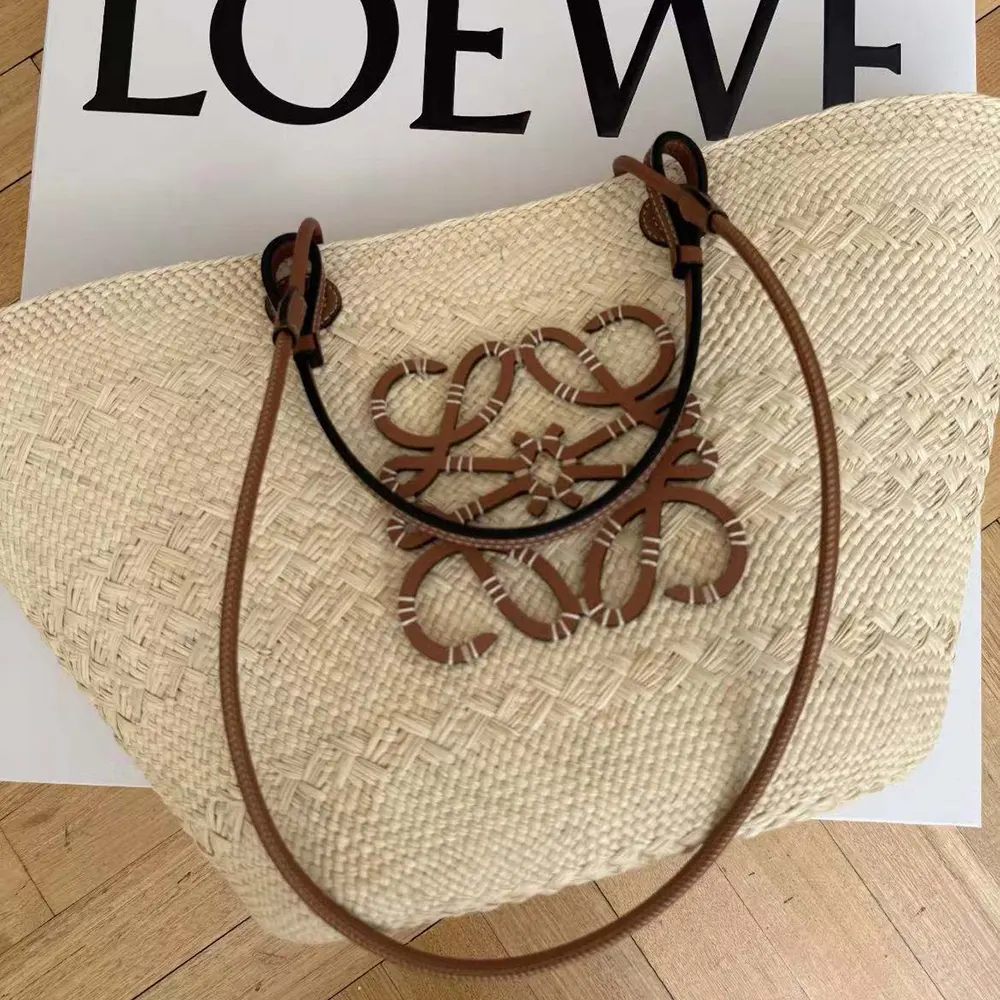 Loewe Women Large Anagram Basket Bag in Iraca Palm and Calfskin - image 4