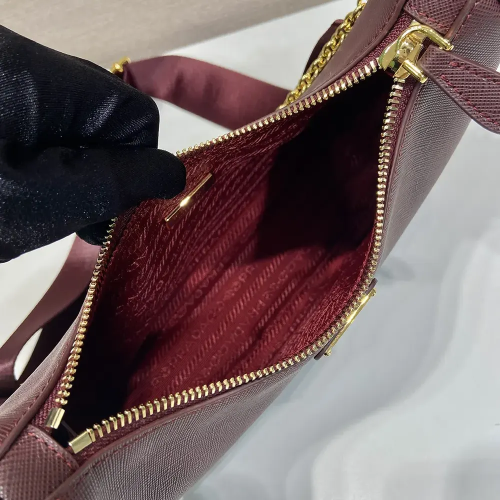 Prada Women Re-Edition 2005 Saffiano Leather Bag-Maroon - image 9
