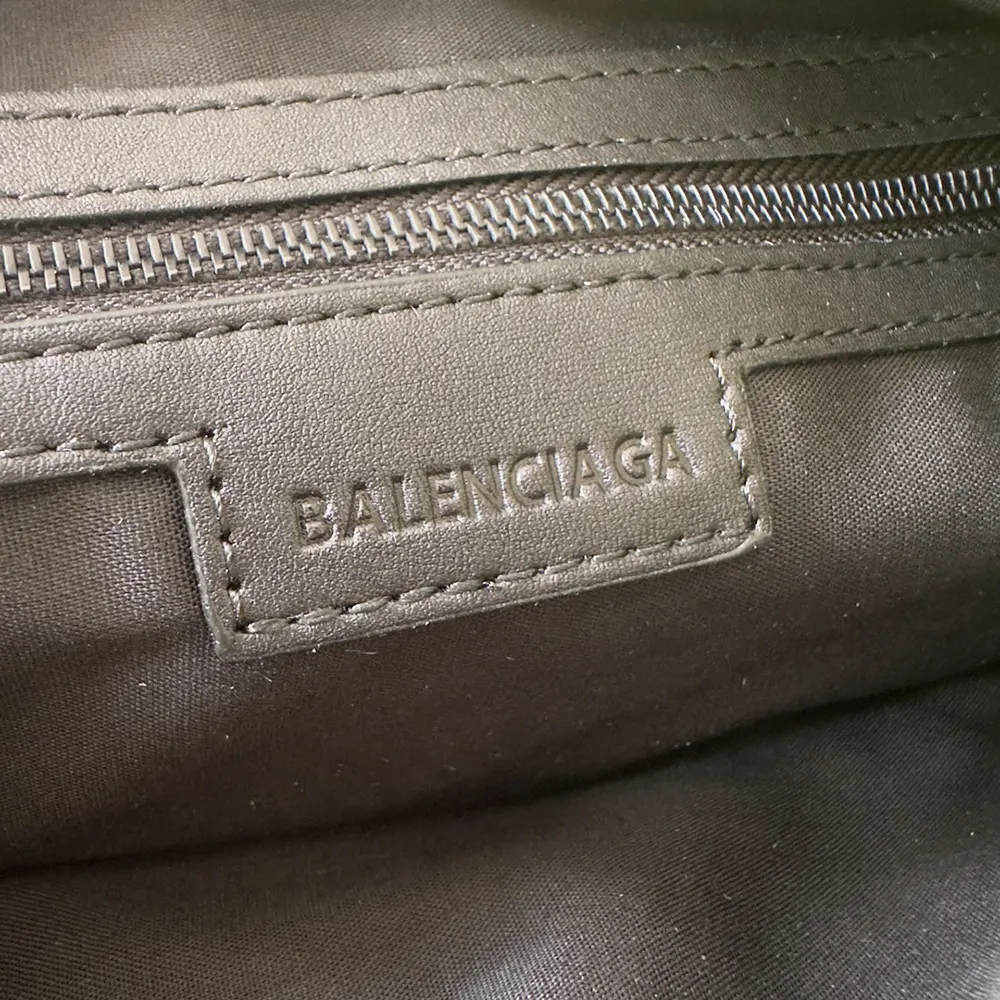 Balenciaga Women Rodeo Handbag Medium In Khaki Waxed Suede Calfskin And Smooth Calfskin - image 13
