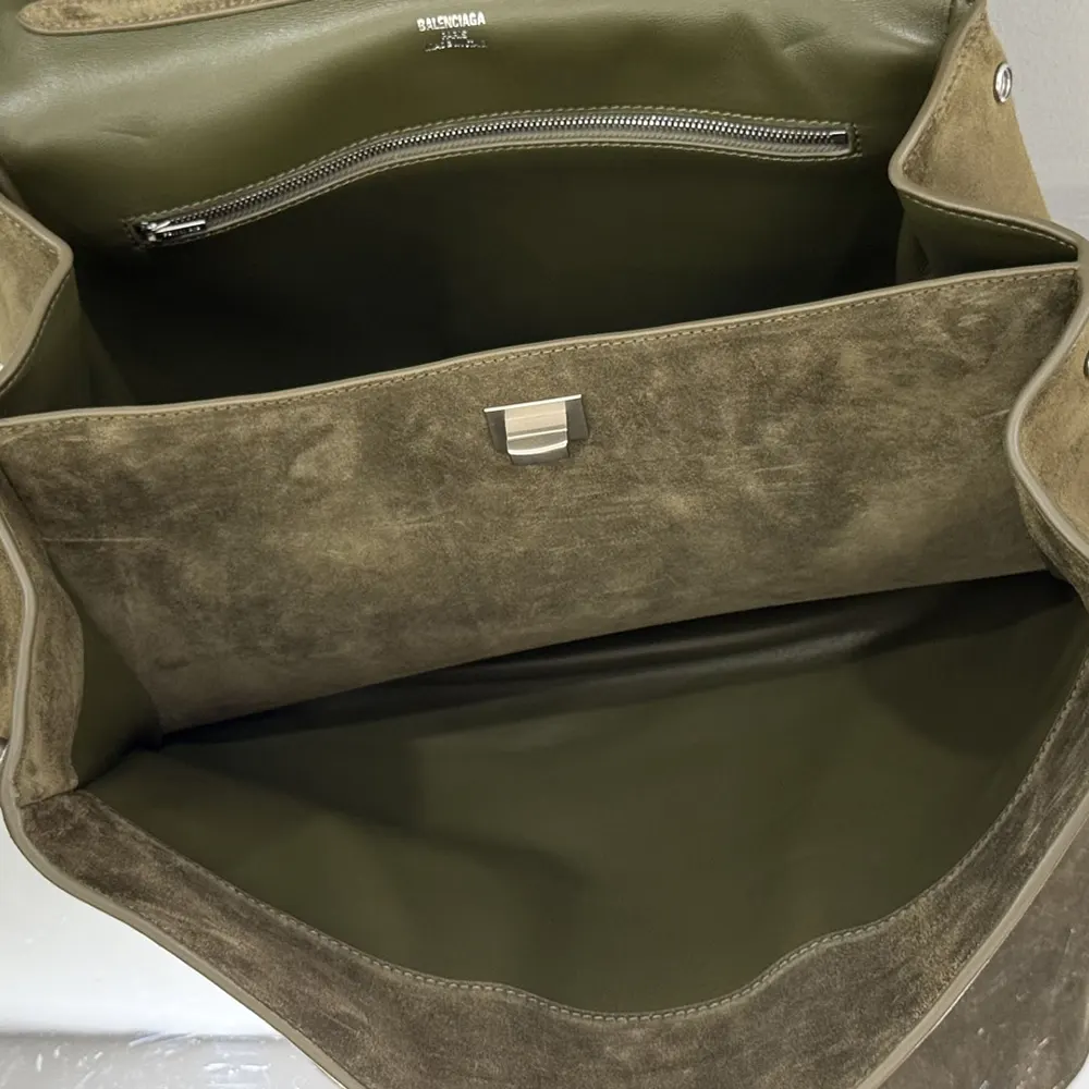 Balenciaga Women Rodeo Handbag Medium In Khaki Waxed Suede Calfskin And Smooth Calfskin - image 7
