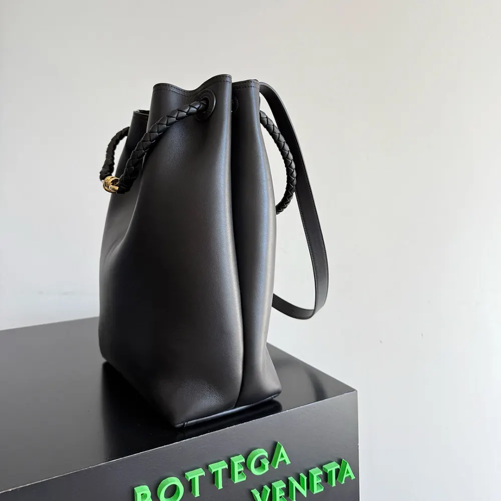 Bottega Veneta Women Andiamo Bucket in Silky Calf Leather-Black - image 4