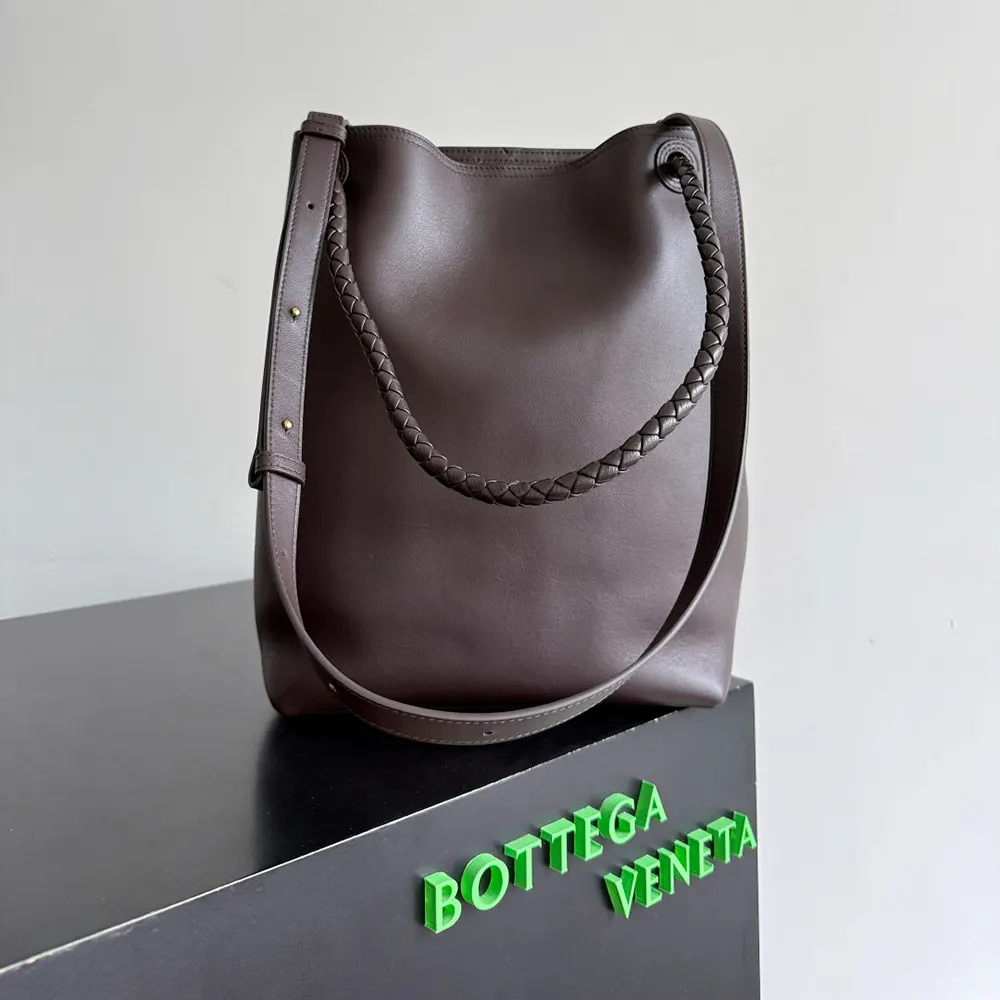 Bottega Veneta Women Andiamo Bucket in Silky Calf Leather-Chocolate - image 4