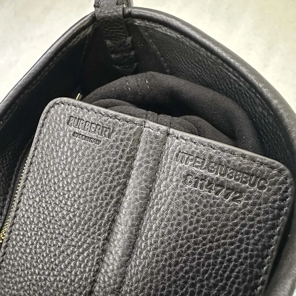 Burberry Unisex Small Highlands Shoulder Bag-Black - image 10